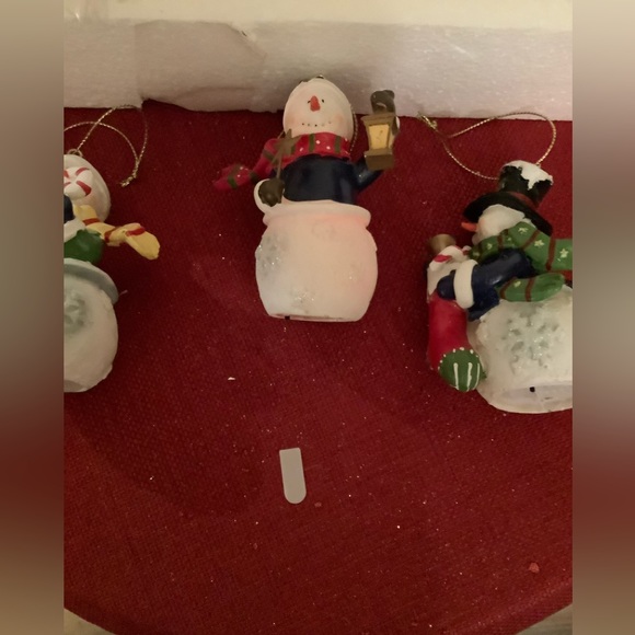 New battery powered light up Snowmen Ornaments or decorations, 3 Snowmen - Picture 3 of 7